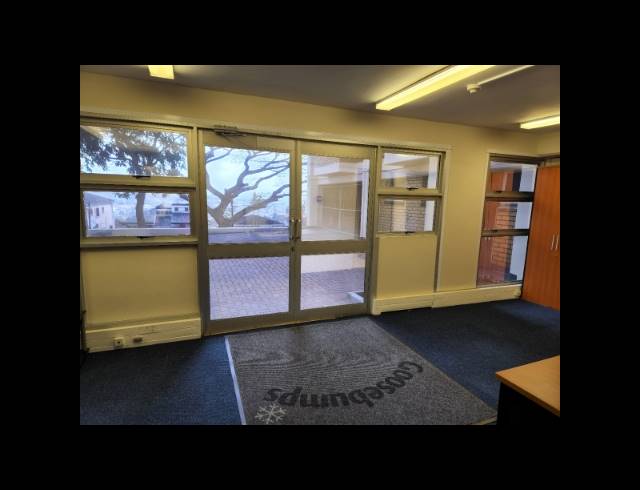 134M² OFFICE TO LET IN ESSENWOOD